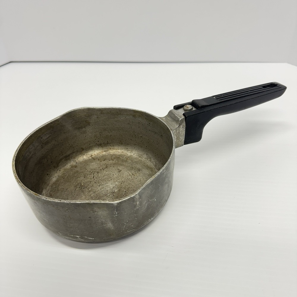 Magnalite GHC 1 Quart/ 1 Litter SaucePan Aluminum Pot Double Pour Spout No Lid